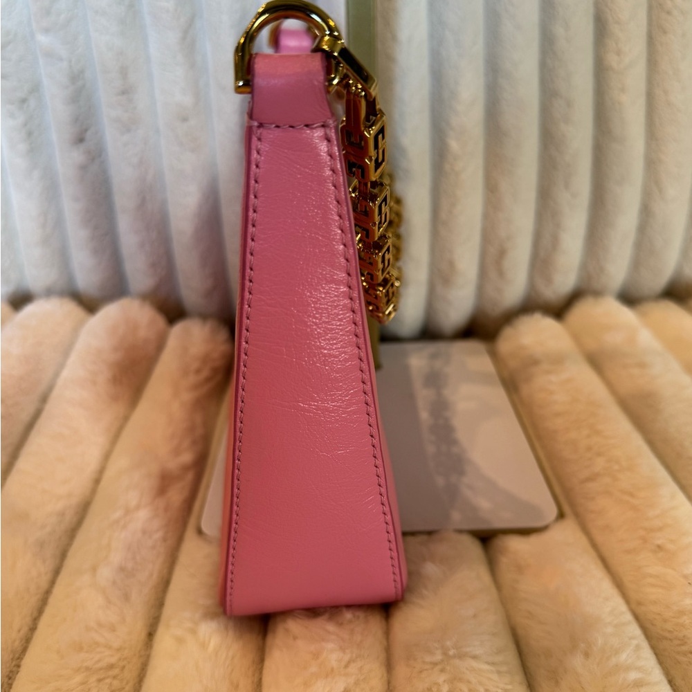 Authentic Mini Givenchy - Picture 4 of 17